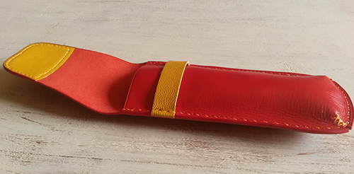 Etui à crayon bicolore